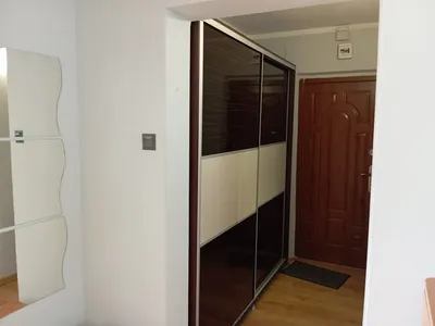 Wynajmę bezpośrednio przestronne, w pełni rozkładowe mieszkanie 52 m² na łódzkiej Górnej ul. Smocza.. - miniatura 2