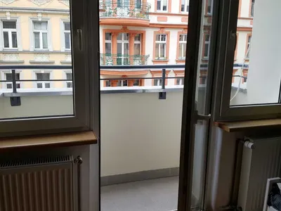 wynajmę 30mkw kawalerkę pokój z kuchnią Wrocław centrum, Daszyńskiego, 2200zł/mies., bezpośrednio, z piwnicą na rower, w odnowionej kamienicy - miniatura 2