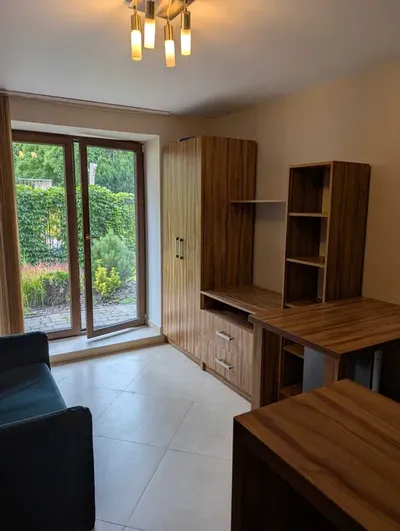 Wynajmę kawalerkę 18,7m2 Kraków ul. Wiejska. Cena z mediami. - miniatura 3