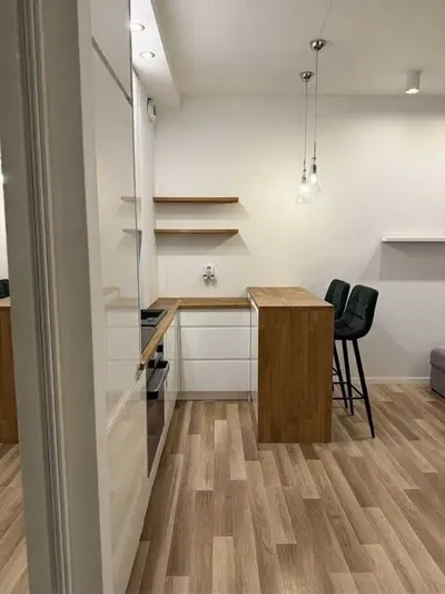 2-pokojowa kawalerka 31 m² z osobną sypialnią i miejscem w garażu – Rembielińska, 3 min od metra Bródno! - miniatura 3