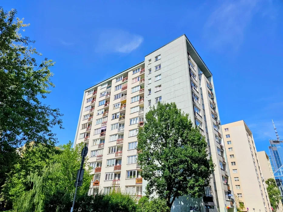 Na wynajem mieszkanie 39 m2, dwa niezależne pokoje z oddzielną kuchnią i balkonem. Warszawa Wola / Ochota / Centrum. Super lokalizacja. - 1/8