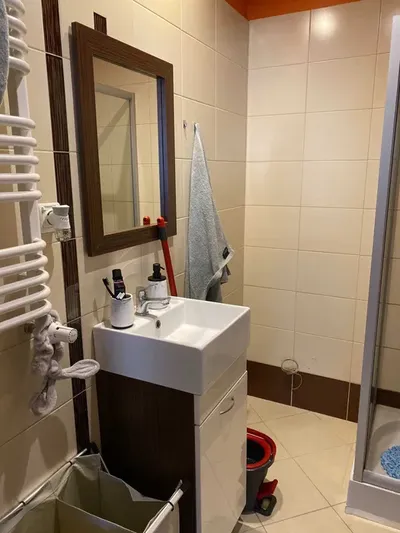 Mieszkanie 46m2. Osiedle Winnica. Balkon około 20m2 z częściowo widokiem na Wisłę. - miniatura 4