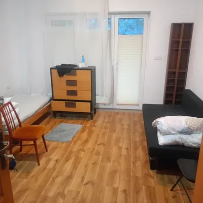 Wynajem pokoi dla kobiet - miniatura 3