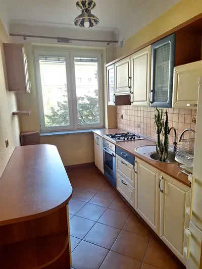 Duża, otoczona zielenią i doskonale skomunikowana kawalerka na Muranowie, blisko centrum i Starego Miasta - miniatura 4