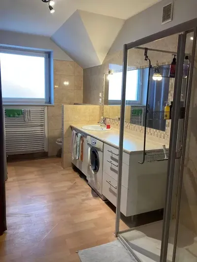 Komfortowo urządzony pokój do wynajecia od zaraz - miniatura 5