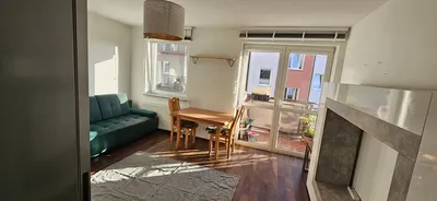 Komfortowe 2 pokoje mieszkanie w Gdyni Chyloni 42 m2 na wynajem - balkon, komórka lokatorska, blisko SKM - miniatura 2
