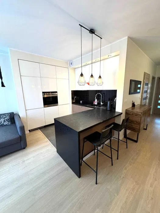 3 pokoje 72 m² | 2 balkony | PKP przy osiedlu - 10 min do Centrum - 1/8