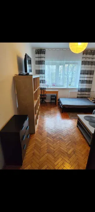 B. wygodna kawalerka 31m dla 1 lub dwóch osób /pary /studentów. 2 łóżka. Pies kot inne - tak. Centrum Muranów Zieleń Świetna lokalizacja - miniatura 2
