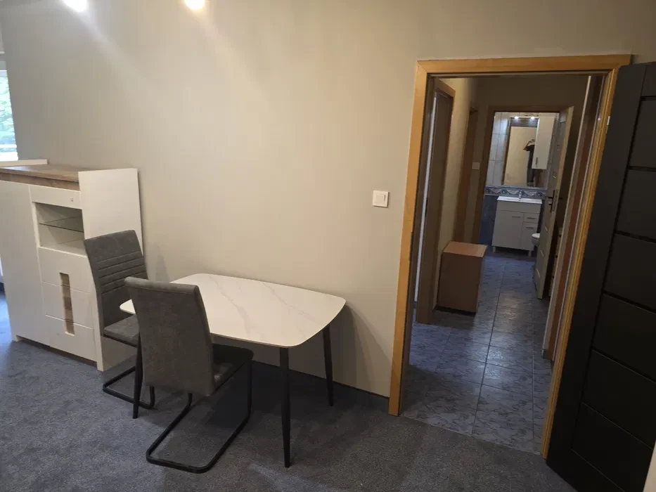 Do wynajęcia bezpośrednio komfortowe nowe trzy pokojowe mieszkanie Starówka koło pomnika Kopernika - 1/8