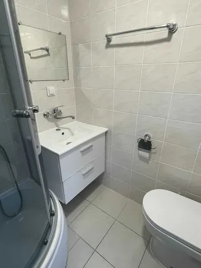 Kawalerka na Karłowicach z osobnym wejściem, w domu jednorodzinnym - miniatura 5