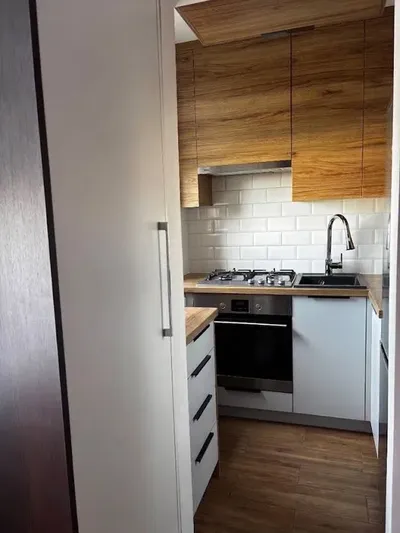 Rezerwacja Cena za całość najmu Wynajmę kawalerkę 30m2 ul. Ogińskiego 1 - miniatura 5