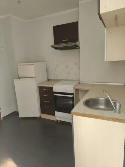 Kawalerka z odrębną sypialnią w doskonałej lokalizacji - miniatura 4