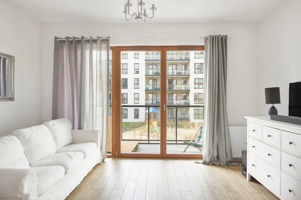 ZAJEZDNIA WRZESZCZ DWUPOKOJOWY Apartament 44 m2 z dużym Balkonem Siłownią Salą Zabaw Bez pośredników - 1/8