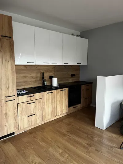 Do wynajęcia wyjątkowe, funkcjonalne i bardzo zadbane mieszkanie o powierzchni 40 m², położone na Muchoborze Wielkim we Wrocławiu. - miniatura 3