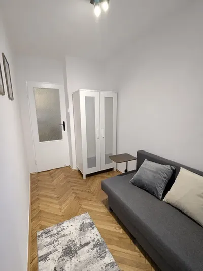 Kawalerka - 2 pokoje - od właściciela - blisko Ronda Mogilskiego - miniatura 5