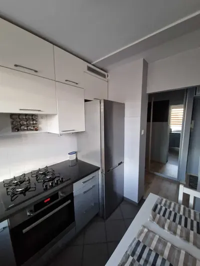 Jerzmanowskiego 34 - 2 pokoje + kuchnia, 10 piętro, pow.40m2 + balkon - od ZARAZ - miniatura 3