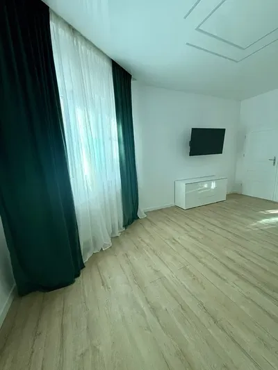 Do wynajęcia 2-pokojowe mieszkanie. Śródmieście - miniatura 3