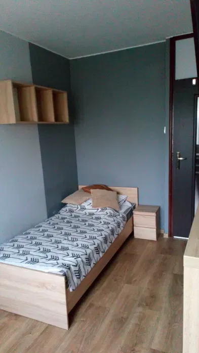 Mieszkanie 56m2, 3 pokoje, balkon, piwnica - miniatura 4