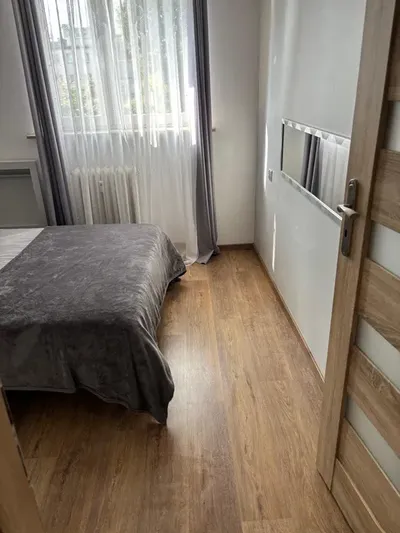Wynajmę pokój dla studentki/osoby pracującej - miniatura 2