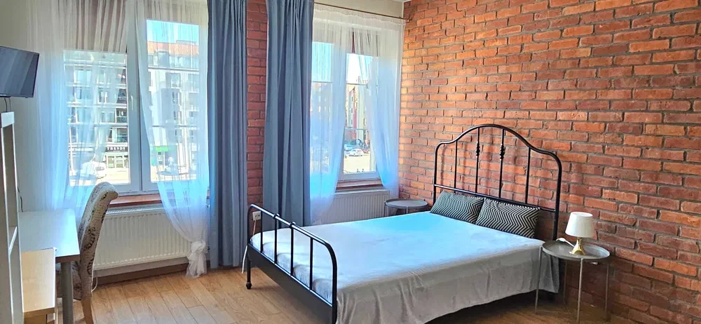 Kawalerka zadbana w centrum nad Motławą. Super lokalizacja - 1/4
