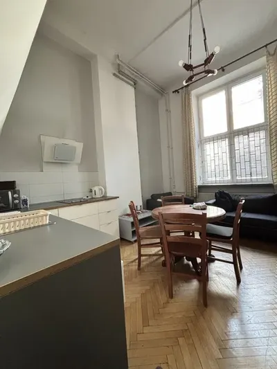Kawalerka w ścisłym centrum Środmieście - miniatura 3
