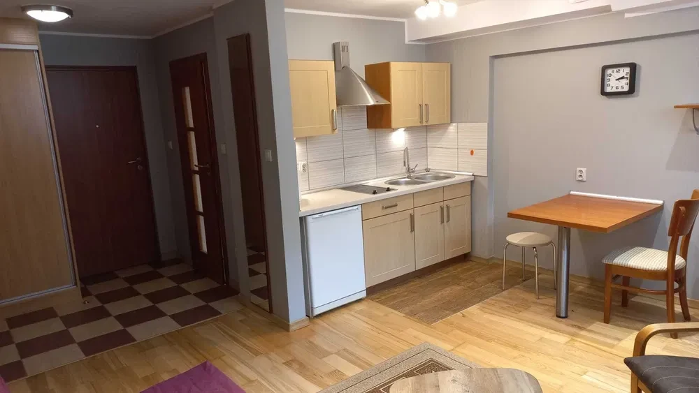 Wynajmę bezpośrednio - ładną kawalerkę, wyłącznie dla jednej osoby, NARAMOWICE - 1/8