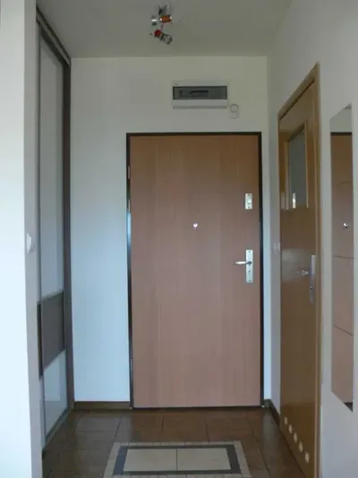 Os. Europejskie - przytulna, słoneczna kawalerka 34m2 z dogodnym dojazdem - miniatura 2