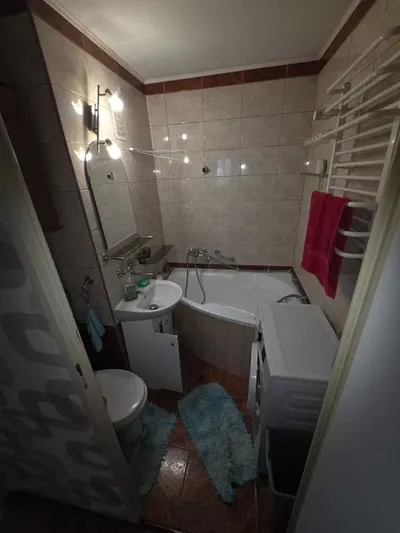 Wynajmę 2 oddzielne pokoje 42,5m komórka zamykany korytarz Metro Marymont Włościańska 10a Bezpośrednio - miniatura 5