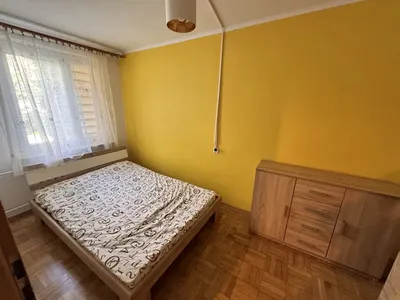 Kawalerka z oddzielna sypialnią i kuchnią 36 m2 Kochanowskiego blisko stacji pks i pkp - miniatura 3