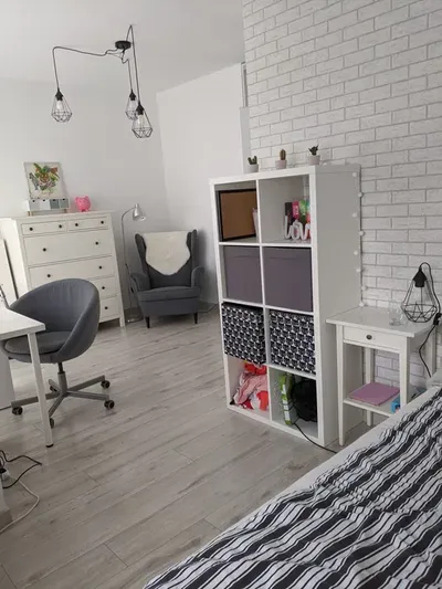 Do wynajęcia przestronny pokój z dużym balkonem w Sosnowcu.