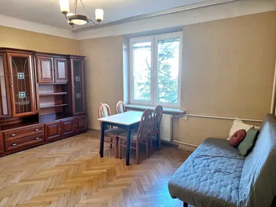Duża, otoczona zielenią i doskonale skomunikowana kawalerka na Muranowie, blisko centrum i Starego Miasta