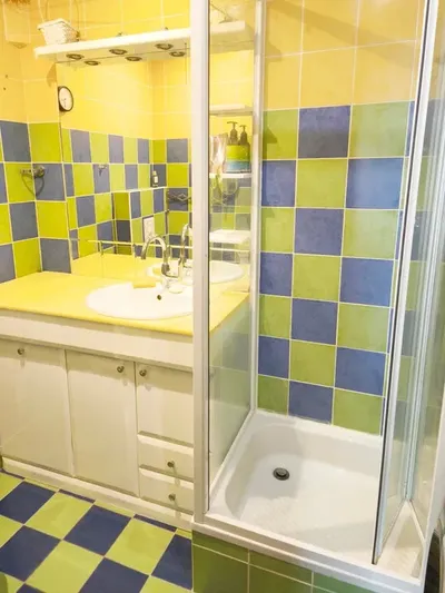 Wynajem: 2 pokoje z oddzielną kuchnią, 40 m² – Warszawa, Muranów (ul. Nowolipki 24)