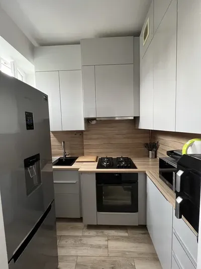 Kawalerka na wynajem 2000 PLN DOSTĘPNA - miniatura 2
