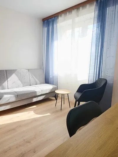 Pokój dla studentki / kobiety stały koszt 1350 z opłatami - miniatura 2