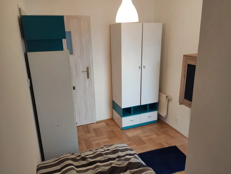 Przytulny pokój dla studentki - mieszkanie dwupokojowe - 1/5