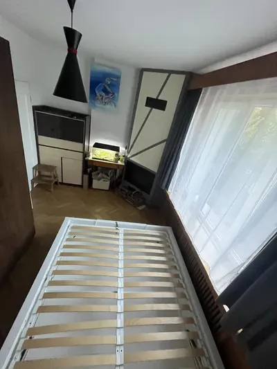 Przytulne mieszkanie w spokojnej dzielnicy - Konstantynów, kominek, duży taras i wyjscie na ogród - miniatura 4