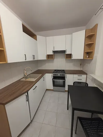 Wynajmę przestronną kawalerkę 39m2 Mokotów, okolice Metra Wilanowska - miniatura 3