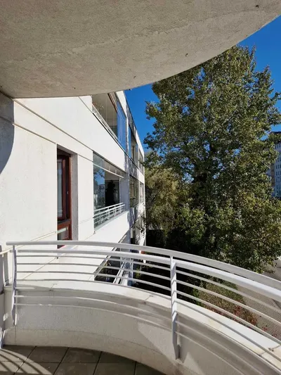 bezpośrednio 56 m Kabaty, 2 pokoje: garderoba, salon z kuchnią, sypialna + miejsce garażowe w garażu podziemnym + ustawny balkon - miniatura 3
