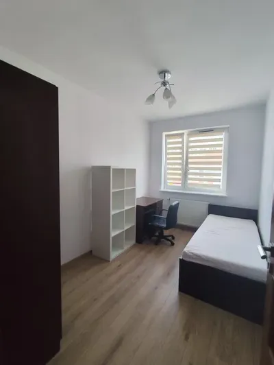 Wynajmę pokój w mieszkaniu 4 pokojowym