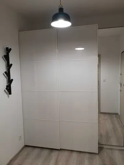 Nowoczesna kawalerka w centrum miasta - miniatura 4