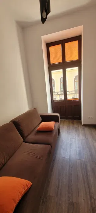 Kawalerka, dwa pokoje, aneks 32mkw - miniatura 5