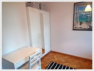 Przytulny, atrakcyjny pokój w mieszkaniu 3-pokojowym Gdynia Centrum. - miniatura 2