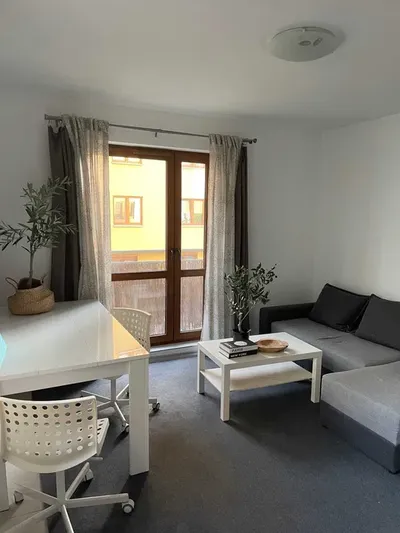 Komfortowa kawalerka/ ul PiĘKNA / TOP LOKALIZACJA / balkon / 28 m2 1 piętro - miniatura 2