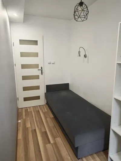 Pokój do wynajęcia dla kobiety - ul. Szlachtowskiego, Bronowice, UKEN, AGH, UR - miniatura 2