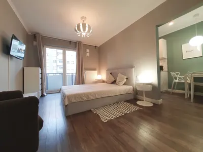 Przy Dworcu Zachodnim ,ul. Stańczyka - kawalerka 30m2, osobna kuchnia, duży balkon - miniatura 2