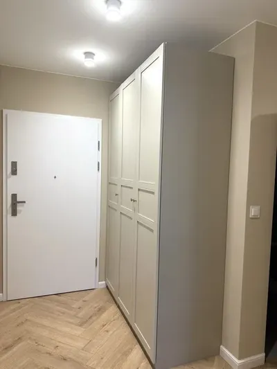 Przytulny pokój z balkonem - miniatura 4