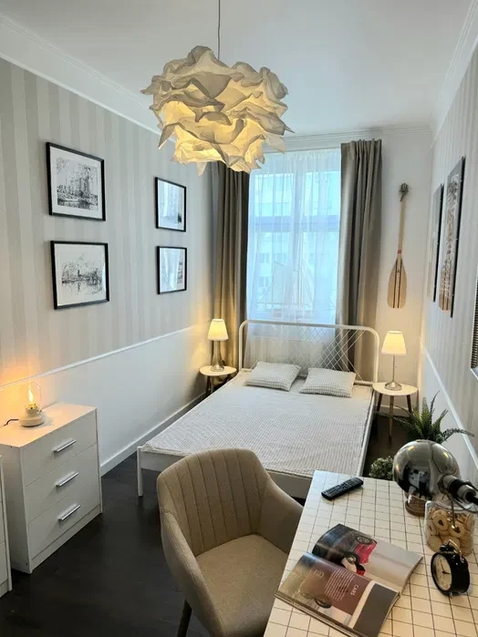 Piękny pokój centrum Gdyni ul Portowa (stałe opłaty) - 1/8