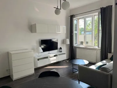 Kraków-Krowodrza, 2-pok. ciche i jasne mieszkanie 39m2 do wynajęcia ul. Chocimska , dla pary lub 1-osoby, świetna lokalizacja.