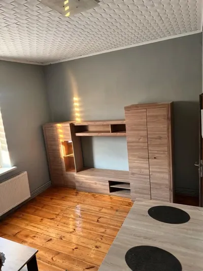 Pokój duży, rodzinny do wynajęcia, prywatna kuchnia I łazienka - miniatura 2