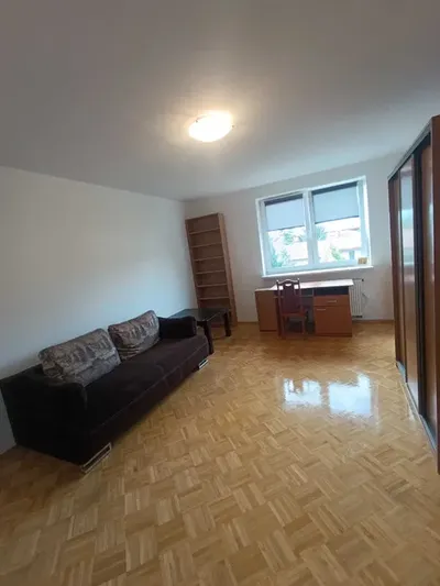 W mieszkaniu pokój 20m2,internet w cenie.Pralka/suszarka dwie łazienki - miniatura 2